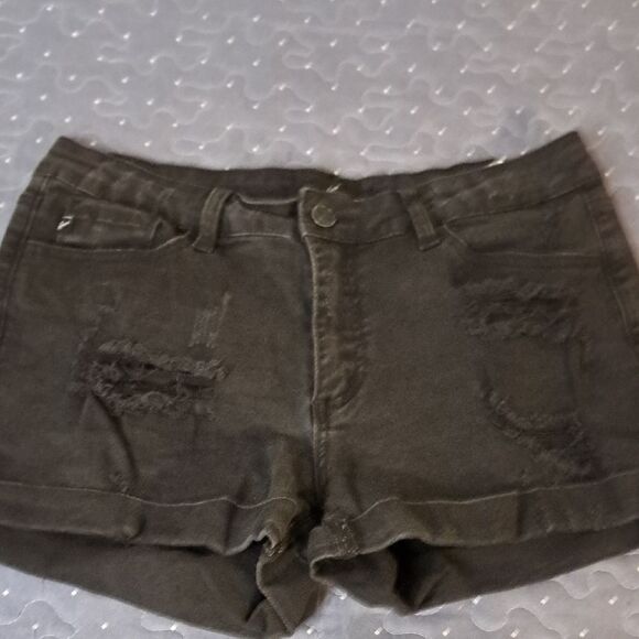 KanCan Women's Black Denim Shorts size 11 - Picture 1 of 5